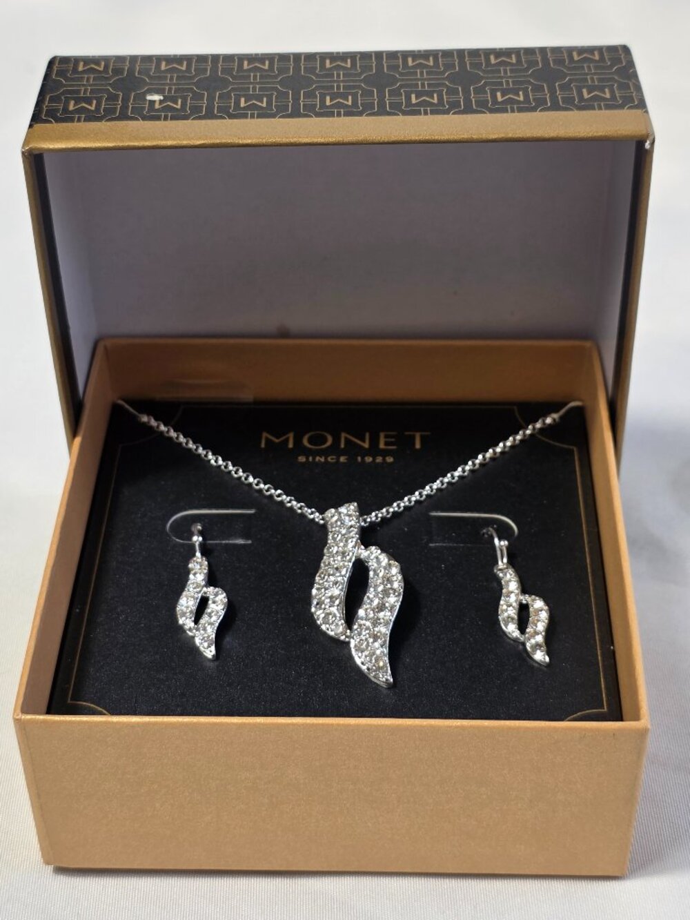 Monet Twist Pendant Necklace and Drop Earring Set Silver Tone Glass Stones